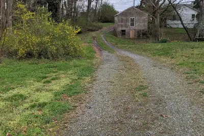 Image de Cottage on 2 acres near Hanging Rock State Park & wedding venues. Pet friendly.