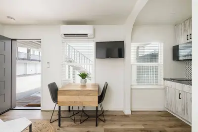 Image de First Floor King Suite (101)