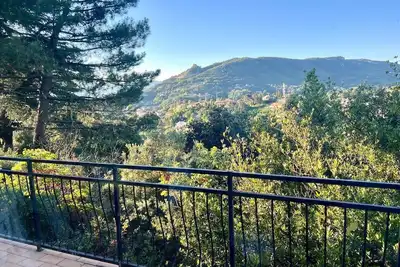 Image de Maison de campagne, belle vue dégagée, idéalement située en Ardèche