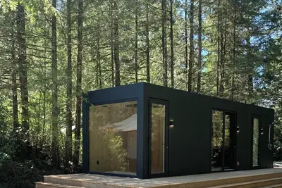 Image de Cozy new cabin in Tofino, blend of luxury and nature. Close to beaches and town