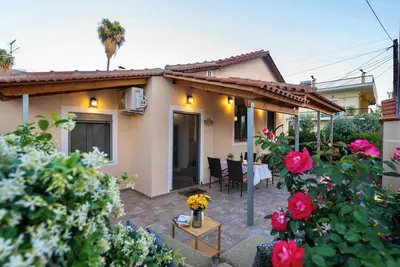 Image de Katerina’s House|Outdoor Sky shower|Full Kitchen|Beach-1minWalk