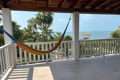 Image de Experience tranquility in this waterfront home with beautiful views!