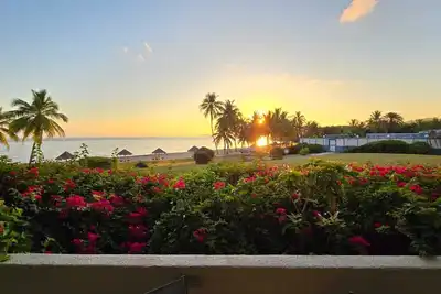 Image de Breathtaking Ocean Views Condo with Private Beach Access.