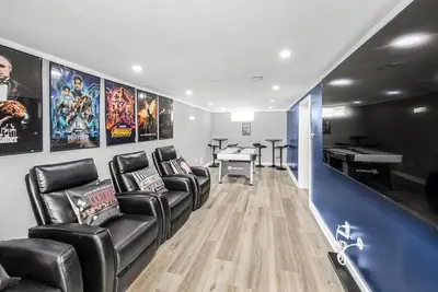 Image de Modern Family & Pet Friendly 3br\/2ba Entertainment Home