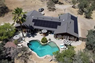 Image de Sierra Blue Zone, artist oasis under the stars\nPet Friendly!