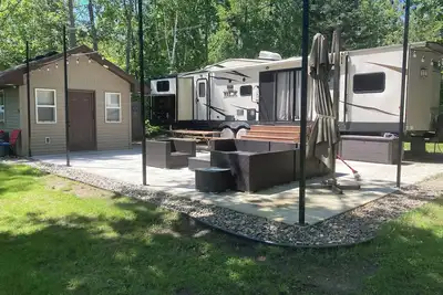 Image de Deer Lake lakefront lot with sandy beach, camper, bathhouse. Minutes from Nevis.