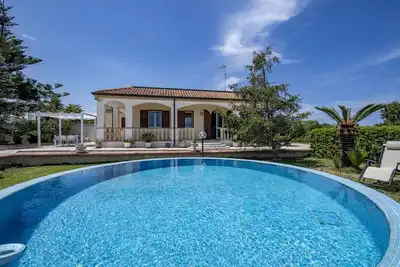 Image de Villa with swimming pool and garden near the sea in Otranto.