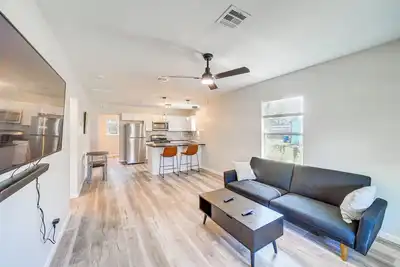 Image de Remodeled Tulsa House w/ Yard ~ 4 Mi to Downtown!