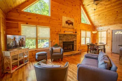 Image de Cabin in Boone w/ Hot Tub & Fire Pit