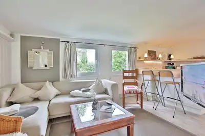 Vacation bungalow sea breeze