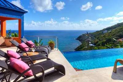 Image de Mare Blu Villa- Breathtaking Ocean Views, Luxurious Pool, Sprawling Layout!