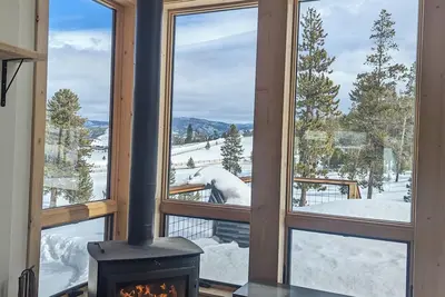 Image de Secluded Mountain Modern with Fantastic Views