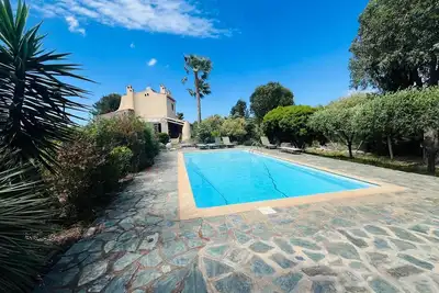 Image de Villa 4 pièces à Calvi avec piscine, jardin et terrasses, à 1 km de la plage