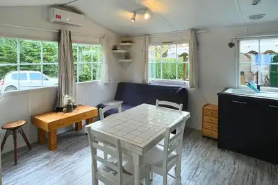 Image de Spacieux mobil home + terrasse! , Spacieux mobil home + terrasse!