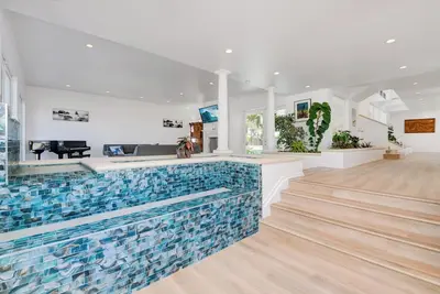 Image de Best location in Coronado! ! ! \nMessage for special short term and long term rates.