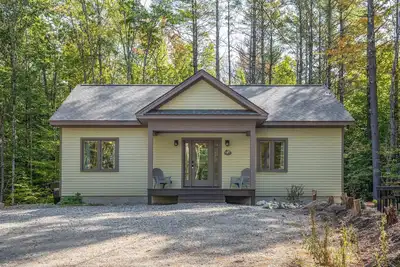 Image de Tranquil 5-Br Mountain Retreat 8-Min. to Mt. Sunapee