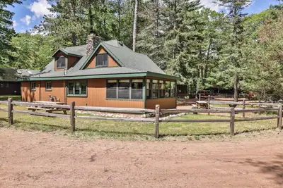 Image de Estrold's Cabin- Pioneer Cabin