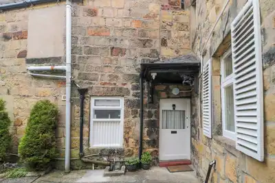 Image de White Swan Cottage, pet friendly, with hot tub in Alnwick