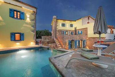 Image de Villa Melary with the Pool, Jacuzzi & Ps5 surrounded with nature.
