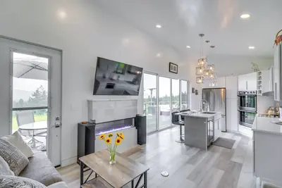 Image de Hot Tub & Views: 'Sunset Valley Retreat' in Eureka