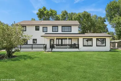 Image de Enjoy Beautiful Mille Lacs Lake in this 6 Bdrm, 4 Bthrm Family Getaway.