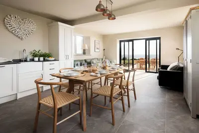 Image de Gregor's Cottage: Best coastal view, luxury inside