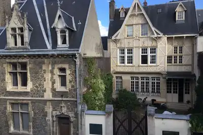 Image de Suite N°6  The view of cathedral