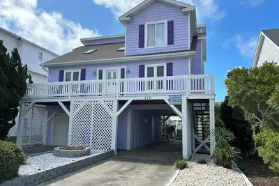 Image de August 4 night Min avail! Gorgeous 4 bedroom Home new decking and outdoor space