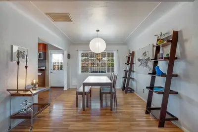 Image de Carport / Sleeps up to 8 / 4 Br 2 Ba / Fenced Yard