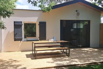 Image de Maison de 60 m2 proche du bassin avec jardin, terrasse et vue sur parc arboré