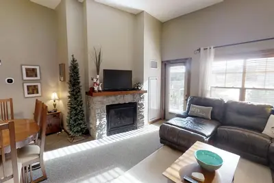 Image de Snuggle Up in this Welcoming 2br Soaring Eagle by RedAwning