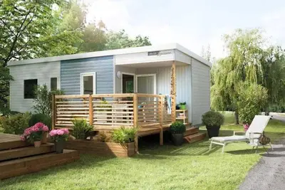 Image de Camping 3 étoiles - Piscine - efb0ga