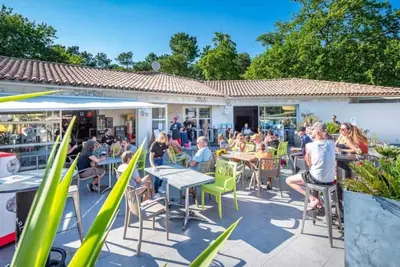 Image de Cabane 4 étoiles - Piscine  - efbded