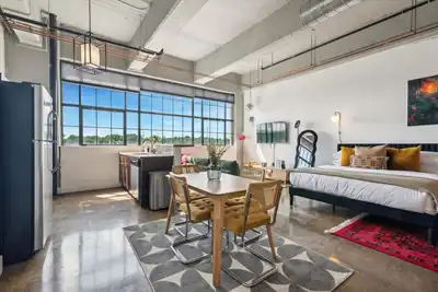 Image de Brewery Studio| Free Parking, Loft, Gym, Game Room