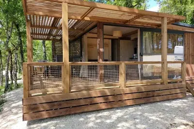 Image de Chalet 3 étoiles - Piscine - efchbh
