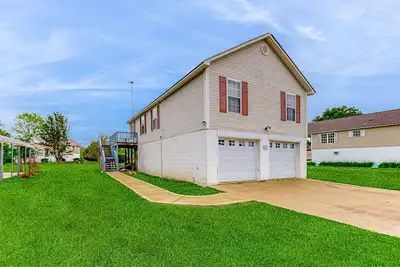 Image de Spacious house with free wifi, private W/D - dog friendly