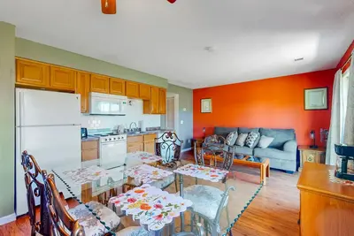 Image de Cozy condo with washer/dryer, television, close to town and lake activities