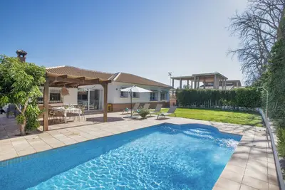 Image de Maison de vacances 'Cerezo - Chalet Lujo' avec vue sur la montagne - Idéal pour les familles