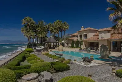 Image de Maison de vacances 'Villa Los Monteros Playa' avec vue sur la mer, Wi-Fi et climatisation