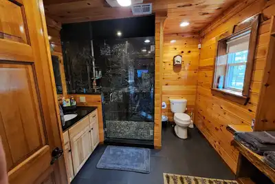 Image de 5 Star Maine River Lodge in Wytopitlock with Ac, WiFi