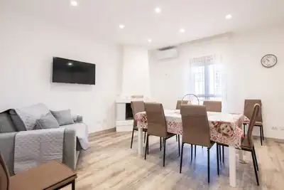 Image de Villa 'Carola Primo Piano' avec piscine partagée, Wi-Fi et climatisation