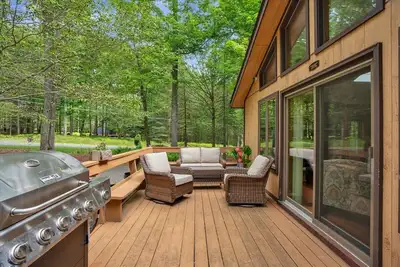 Image de Tranquil chalet in Big Bass Lake resort. Lake w\/ beach, pool, clubhouse!