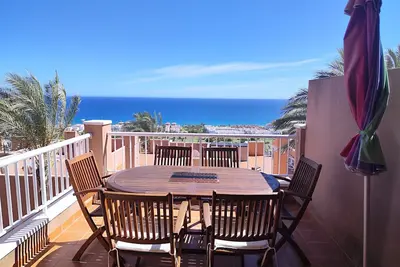 Image de Appartement \"Marina Golf\" avec vue sur la mer, Wi-Fi et climatisation