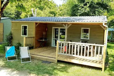 Image de Chalet Premium 48 m² (3 chambres) dont terrasse semi-couverte + Tv+ Lv + Clim + Plancha 6 personnes