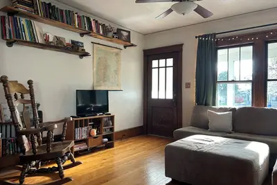 Image de Premium location for Eaa. Only one mile from the Oshkosh airport.