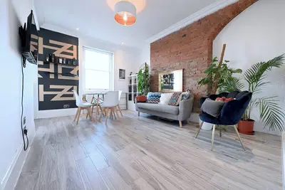 Image de Close to Tube - Free Parking - Pet Friendly