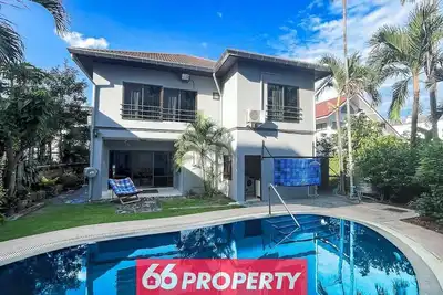 Image de 5 Bed Villa w/ Pool • Old City»7 Min Walk • Family Friendly • Ping-Pong Table