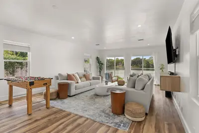 Image de Lakefront Luxury Rental