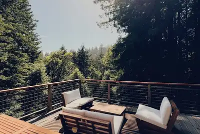 Image de Evergreen Escape - Mountains, Beaches, Hottub, Gameroom