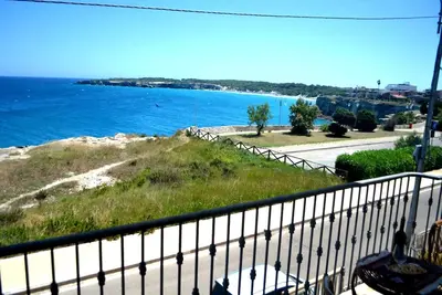 Image de Maison de vacances Nyota avec balcon vue mer pour 4 personnes Ă Torre dell'Orso